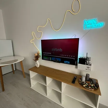 New Modern Studio - Excellent Location * Bucharest
